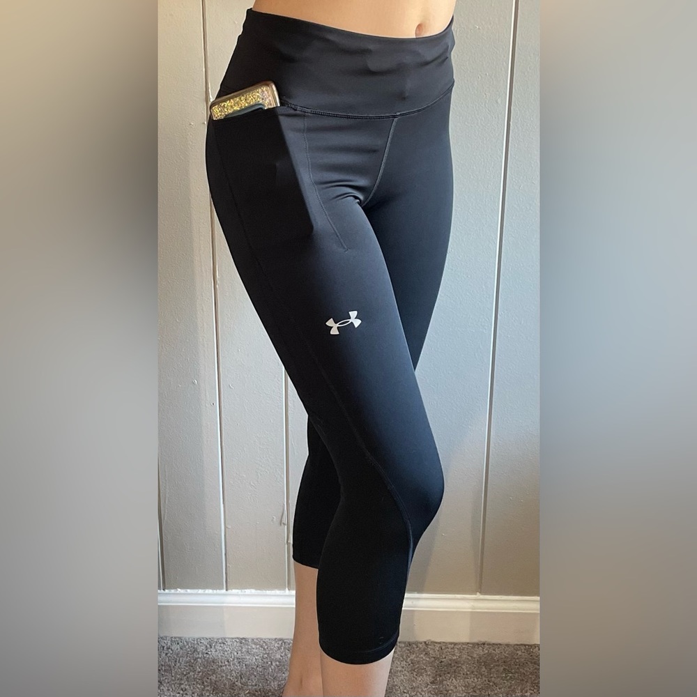 SM Under Armor leggings, 7/8” athletic wear.